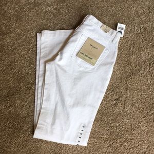 NWT GAP LONG AND LEAN WHITE FLARE JEANS
